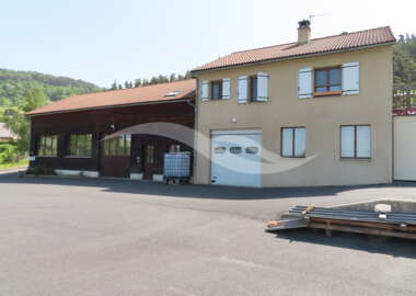 Local artisanal de menuiserie avec habitation Photo de la Référence S0139