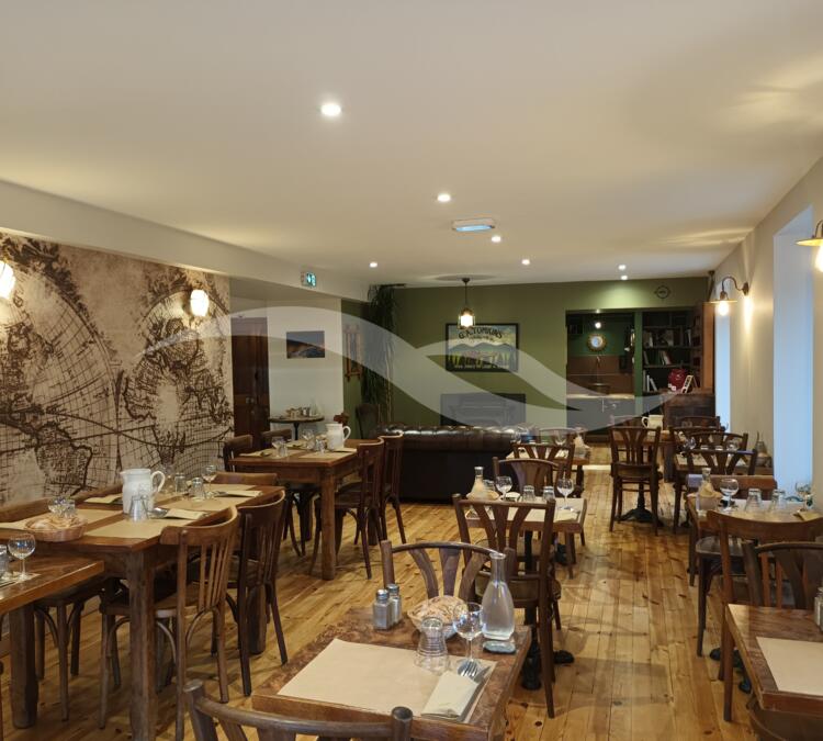 L0496 | HOTEL** - RESTAURANT