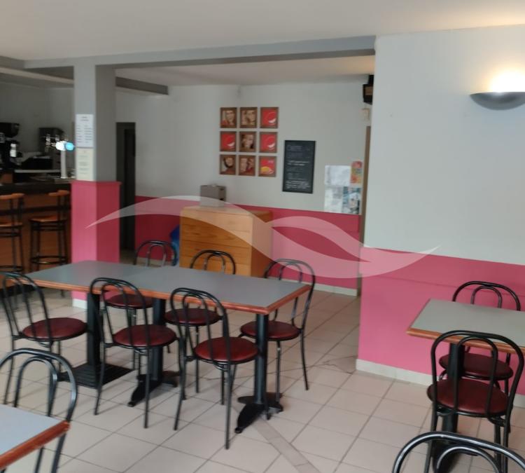 M0332 | BAR – RESTAURANT DE VILLAGE